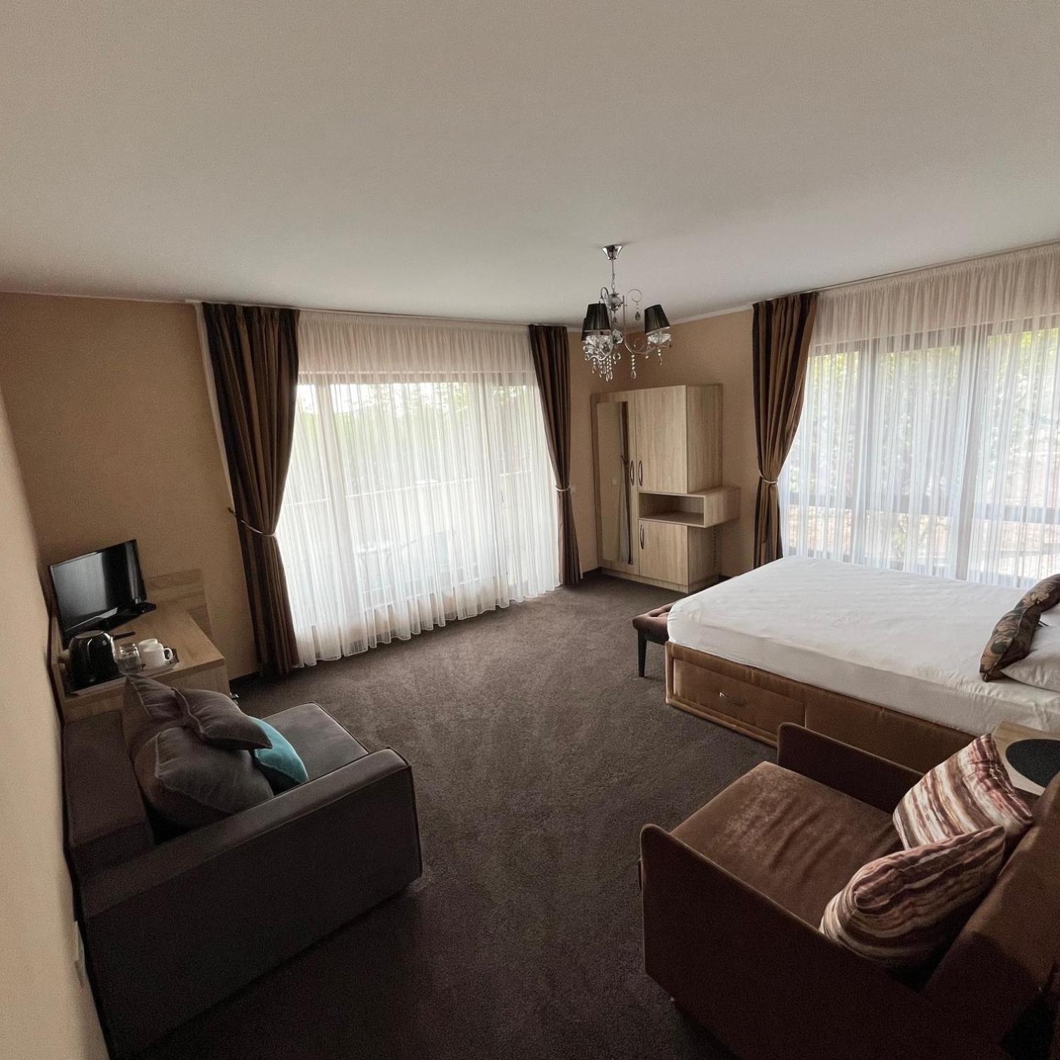 Hotel Victoriya'S House Chisaria Zewnętrze zdjęcie