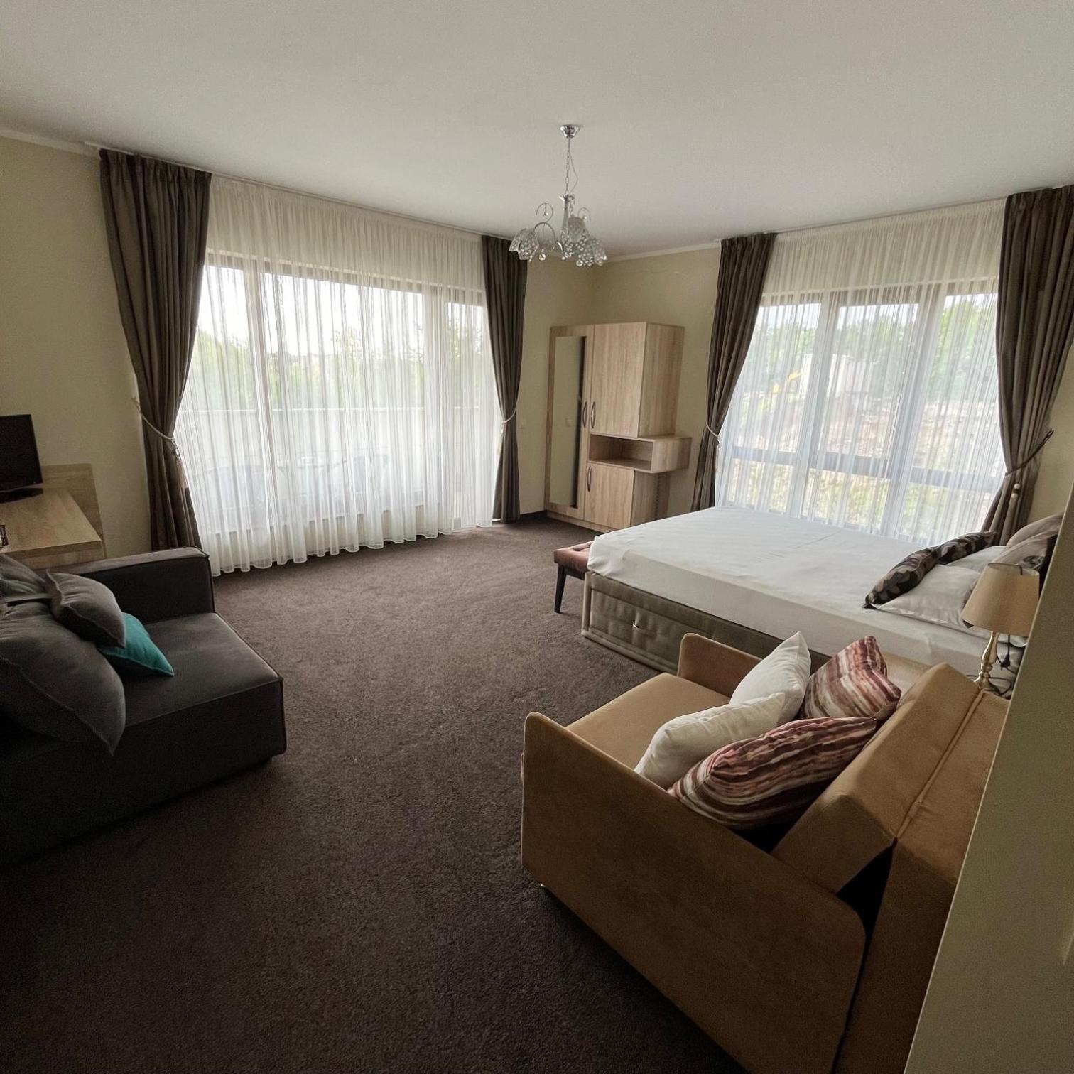 Hotel Victoriya'S House Chisaria Zewnętrze zdjęcie