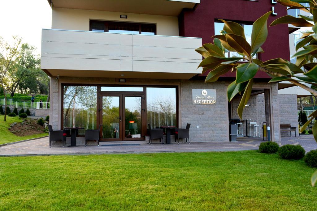 Hotel Victoriya'S House Chisaria Zewnętrze zdjęcie