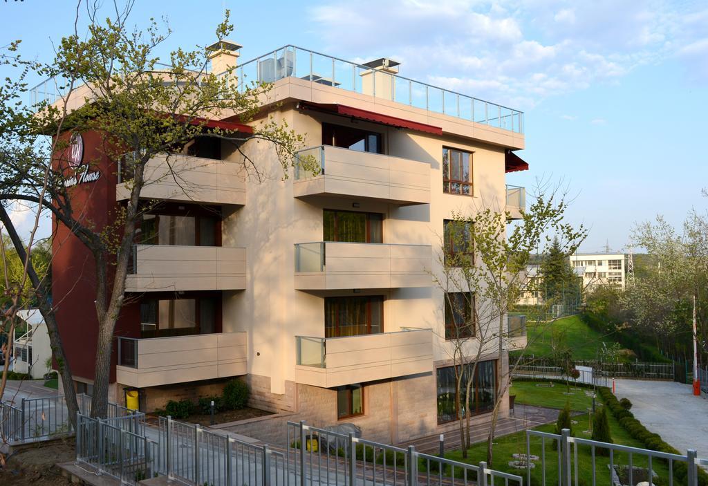 Hotel Victoriya'S House Chisaria Zewnętrze zdjęcie
