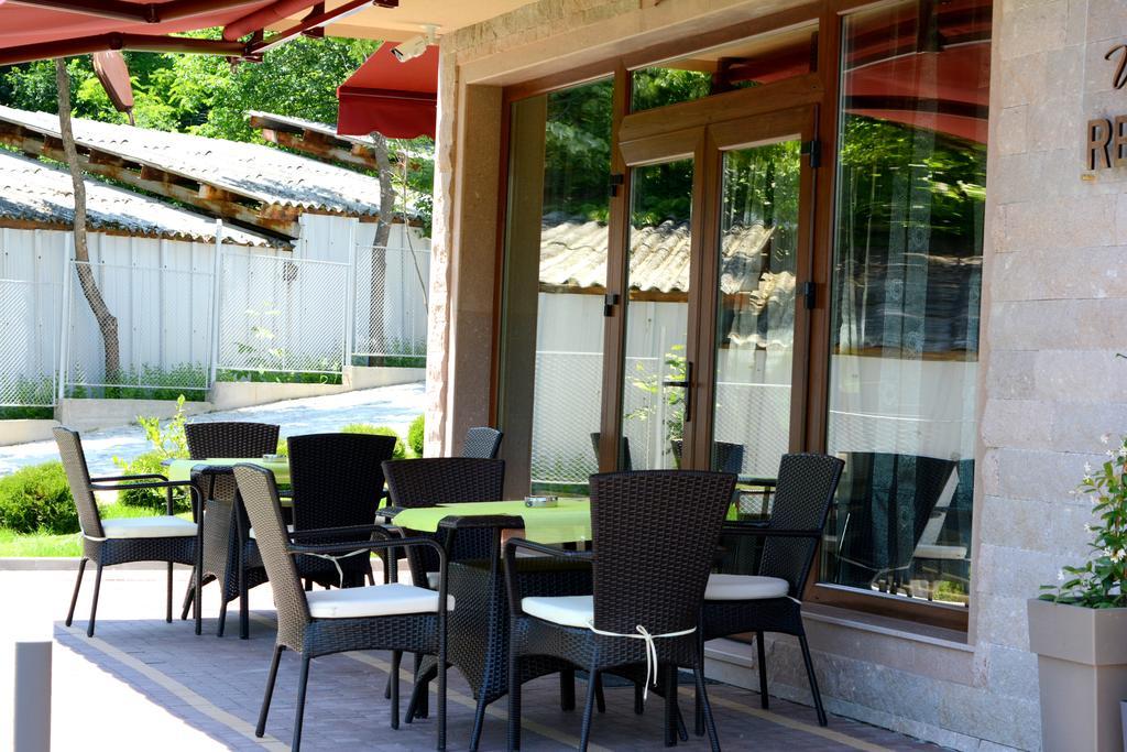 Hotel Victoriya'S House Chisaria Zewnętrze zdjęcie