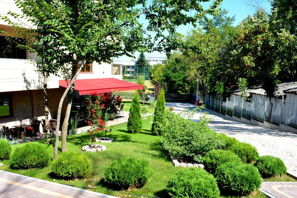 Hotel Victoriya'S House Chisaria Zewnętrze zdjęcie