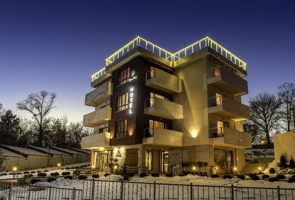 Hotel Victoriya'S House Chisaria Zewnętrze zdjęcie